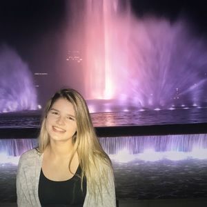 Meet your Posher, Liz